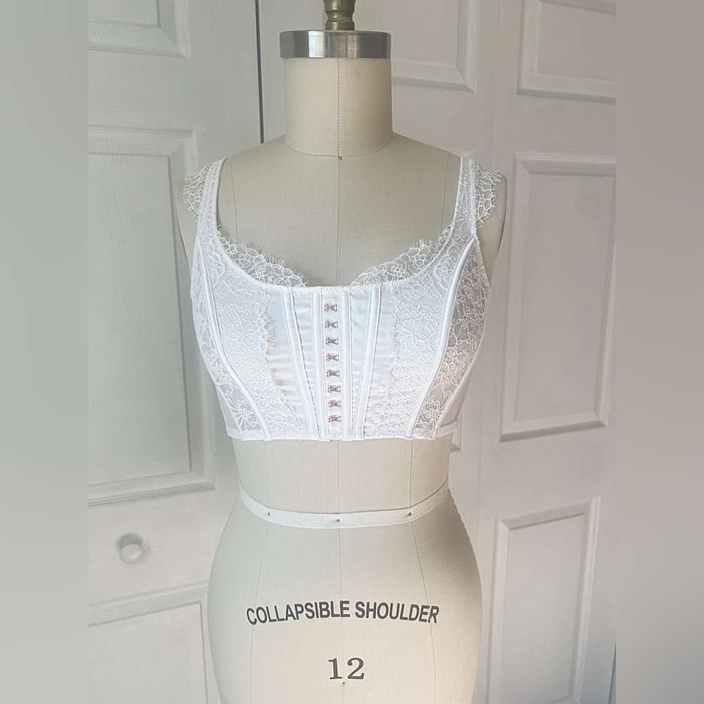 Victoria’s Secret Dream Angels Unlined Lace Corset Top in Coconut White